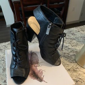 Jessica Simpson black peep toe sandal